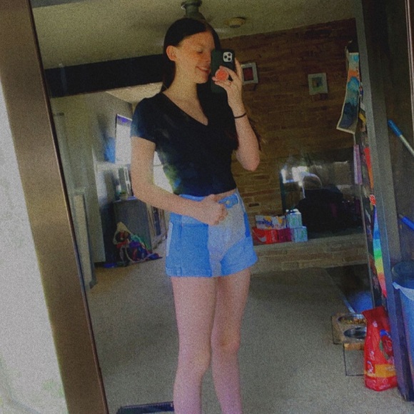 Meet your Posher, Phoenix - Picture 3 of 5